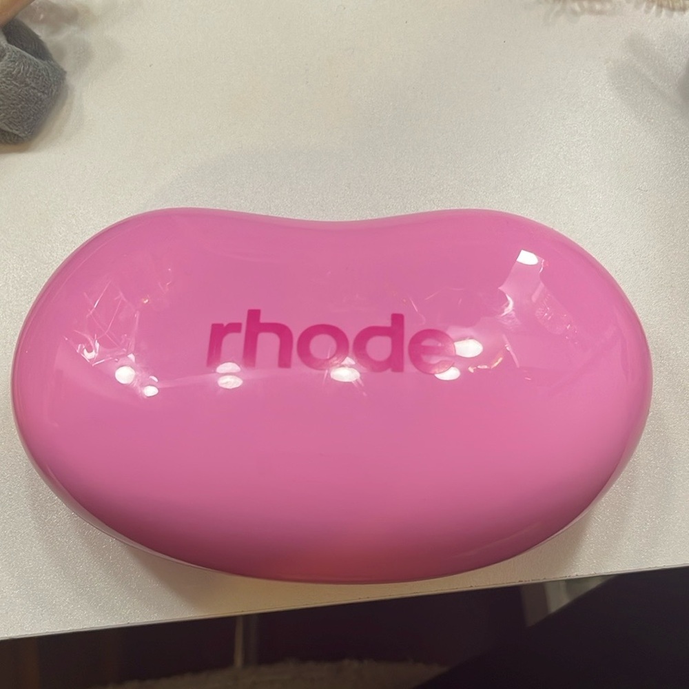 Jelly Bean Pouch from Rhode Beauty